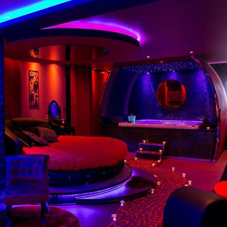 L'Insolite Spa Privatif "Suite Luxueuse-Jacuzzi" Toulouse Exterior photo