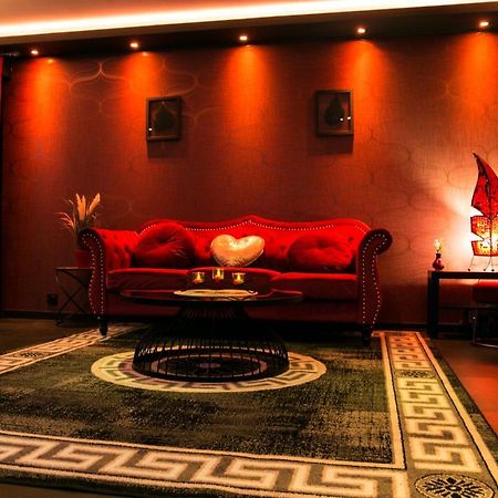 L'Insolite Spa Privatif "Suite Luxueuse-Jacuzzi" Toulouse Exterior photo