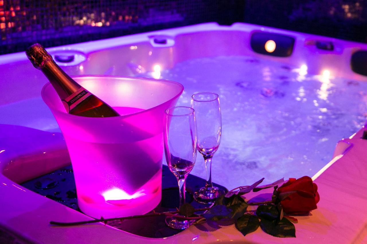L'Insolite Spa Privatif "Suite Luxueuse-Jacuzzi" Toulouse Exterior photo